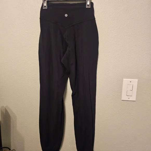 Lululemon Women's Black Align Jogger Pant Size 2 - Picture 4 of 5